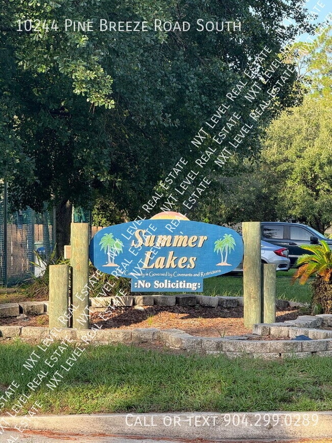 10244 Pine Breeze Rd W in Jacksonville, FL - Building Photo - Building Photo