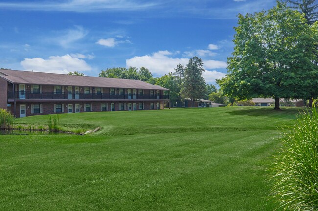 Partridge Run Apartments in Stow, OH - Foto de edificio - Building Photo