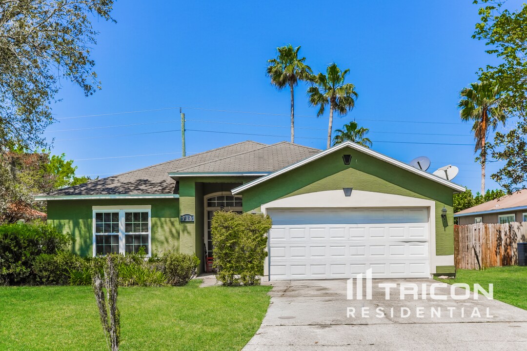 716 Lake Geneva Dr in St. Augustine, FL - Building Photo