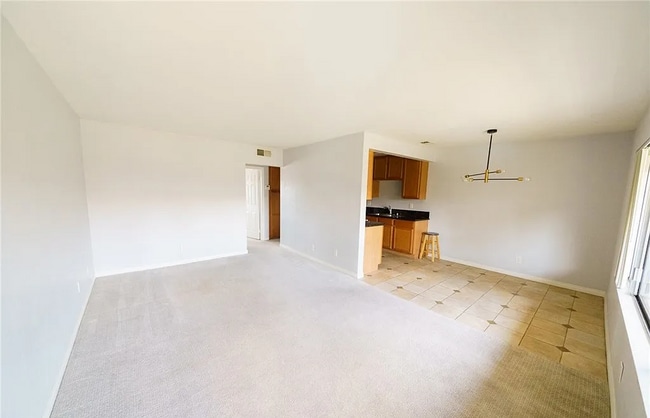 1430 W Lambert Rd in La Habra, CA - Building Photo - Building Photo