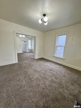 2325 McKinley Ave in Davenport, IA - Foto de edificio - Building Photo