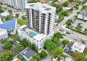 2301 SW 27th Ave, Unit 402 in Miami, FL - Building Photo