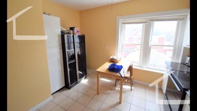 76 Easton St, Unit 4 in Boston, MA - Building Photo - Building Photo