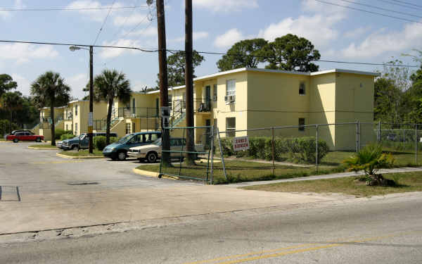 Williams Apartments in Titusville, FL - Foto de edificio - Building Photo