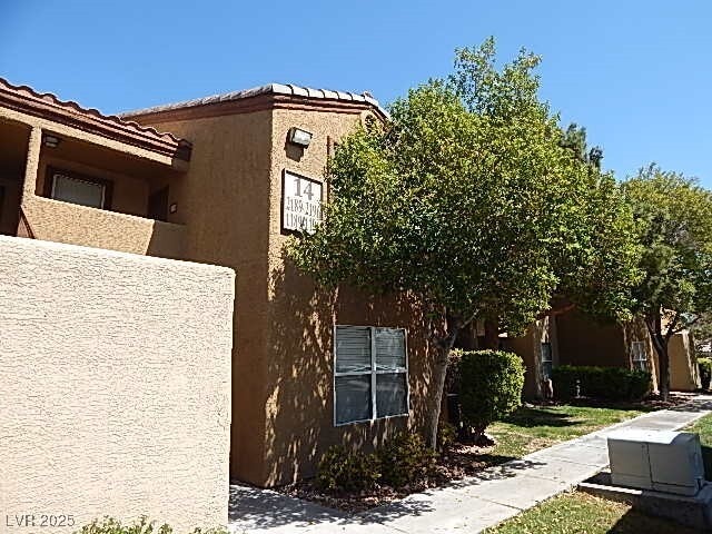 property at 5055 W Hacienda Ave