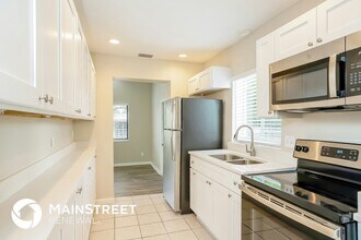 13606 River Forest Dr in Ft. Myers, FL - Foto de edificio - Building Photo