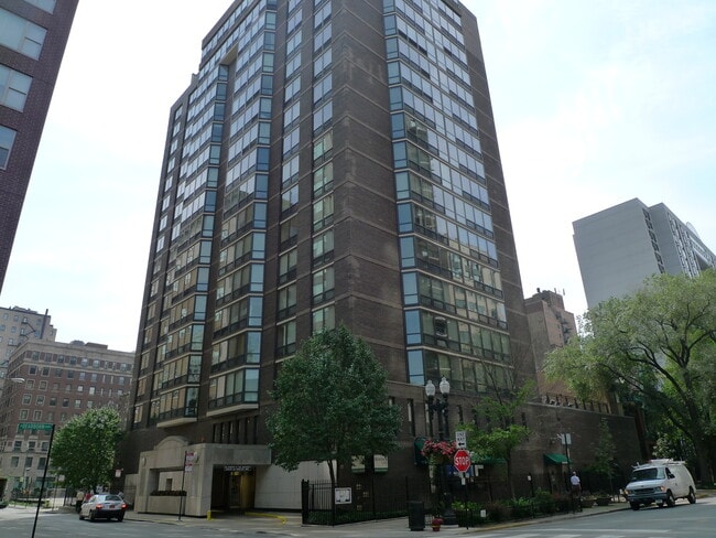 property at 21 W Goethe St