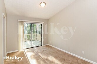 1006 Park Forest Trail NW in Lilburn, GA - Foto de edificio - Building Photo