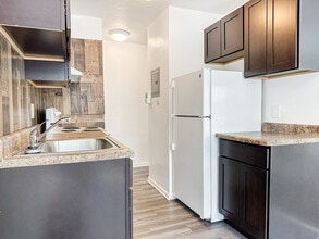 East Park Apartments in Vineland, NJ - Foto de edificio - Building Photo