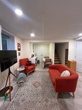 9114 Walden Rd, Unit #1 in Silver Spring, MD - Foto de edificio - Building Photo