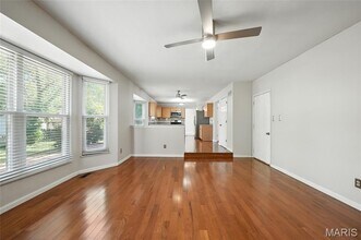 1043 Oakwood Farms Ln in Ballwin, MO - Building Photo - Building Photo