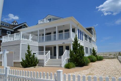 2 Bridge Ave in Bay Head, NJ - Building Photo