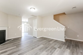 945 Slow Creek Ct in Boiling Springs, SC - Building Photo - Building Photo