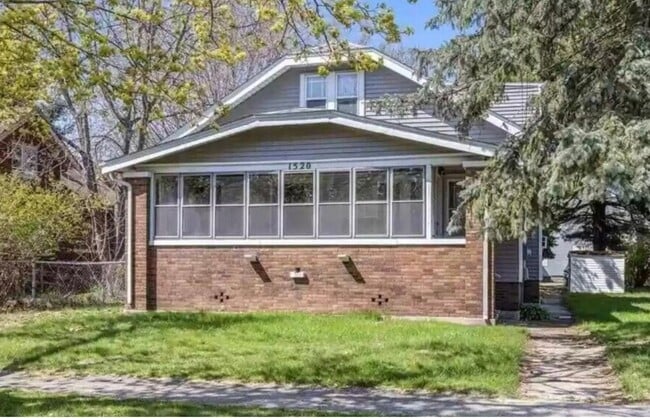 1520 17th Ave