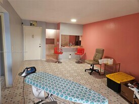 855 NE 209th St in Miami, FL - Building Photo