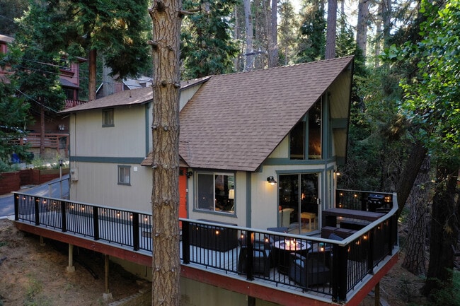 property at 692 Sunderland Ct