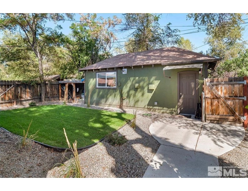 609 W 11th St, Unit Unit A in Reno, NV - Building Photo