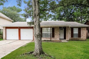 4511 Chestergate Dr in Spring, TX - Building Photo