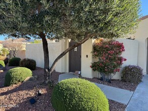 23323 N Arrellaga Dr, Unit 72KE in Sun City West, AZ - Foto de edificio - Building Photo