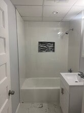 16 Ashton St in Worcester, MA - Foto de edificio - Building Photo