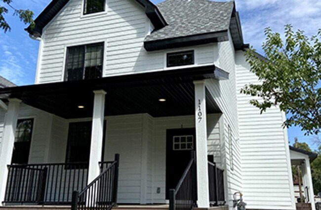 1107 7th St SE in Minneapolis, MN - Building Photo - Building Photo