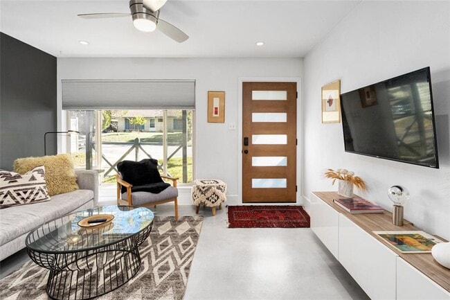 4620 Englewood Dr in Austin, TX - Building Photo - Building Photo