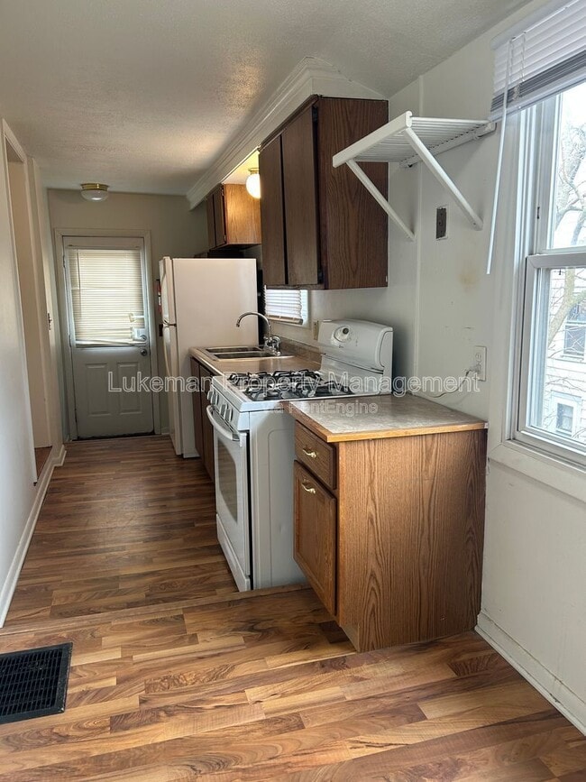 3013 Portage Street in Kalamazoo, MI - Building Photo - Building Photo