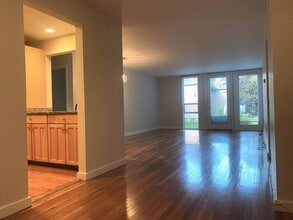 160 Fairfield Woods Rd in Fairfield, CT - Building Photo - Building Photo