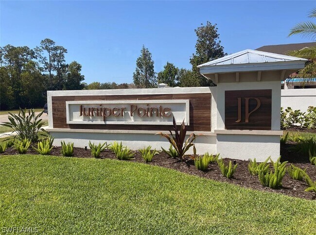 3017 Juniper Wy in Naples, FL - Building Photo - Building Photo