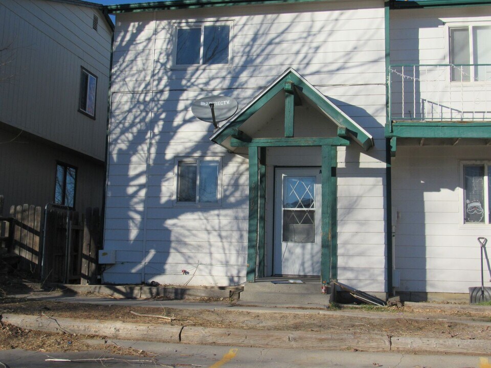6476 Cherokee Ln in Casper, WY - Building Photo