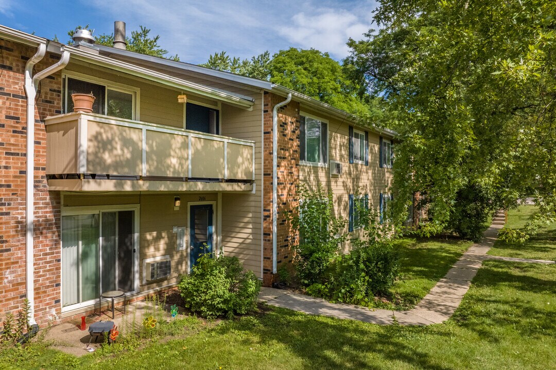 Sycamore Woods in Madison, WI - Building Photo