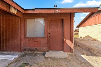 1120 Hazelton St in San Marcos, TX - Building Photo - Building Photo