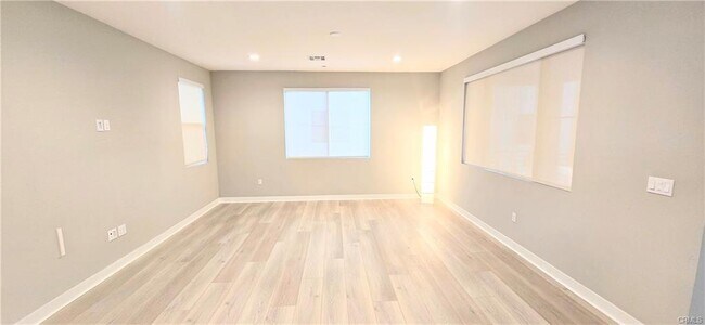 2120 Sagebrush Walk in Gardena, CA - Building Photo - Building Photo