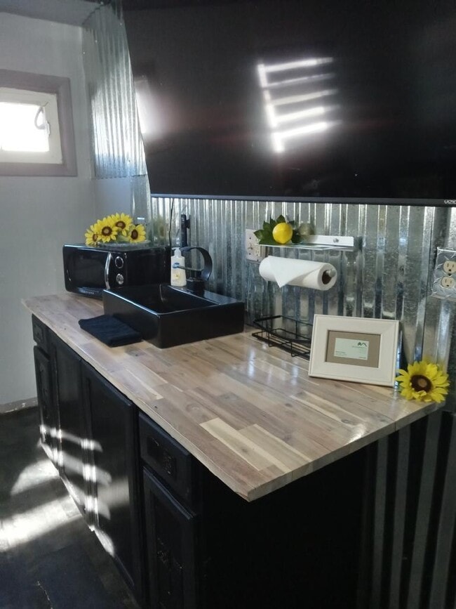 property at 1222 River Rd