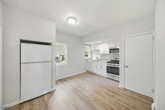 11 Calais Rd in Randolph, NJ - Building Photo - Building Photo