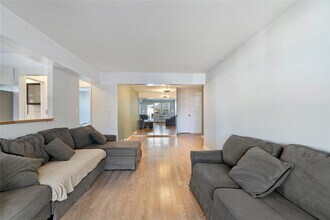 55 Monroe Blvd in Long Beach, NY - Building Photo - Building Photo