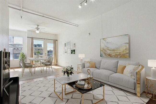 property at 711 W 26th St