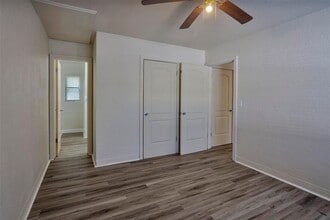 1102 Sunset Point Rd in Clearwater, FL - Building Photo - Building Photo
