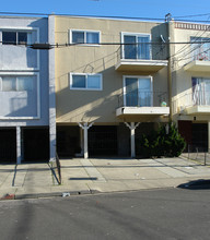 681 Sylvan St in Daly City, CA - Building Photo - Building Photo