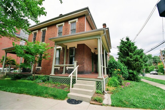 934 1/2 Neil Ave, Unit 934.5 Neil Ave in Columbus, OH - Foto de edificio - Building Photo
