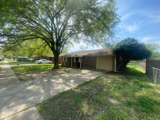 8504 S 32nd Terrace in Fort Smith, AR - Building Photo - Building Photo