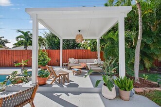 802 Mallard Dr in Delray Beach, FL - Building Photo - Building Photo