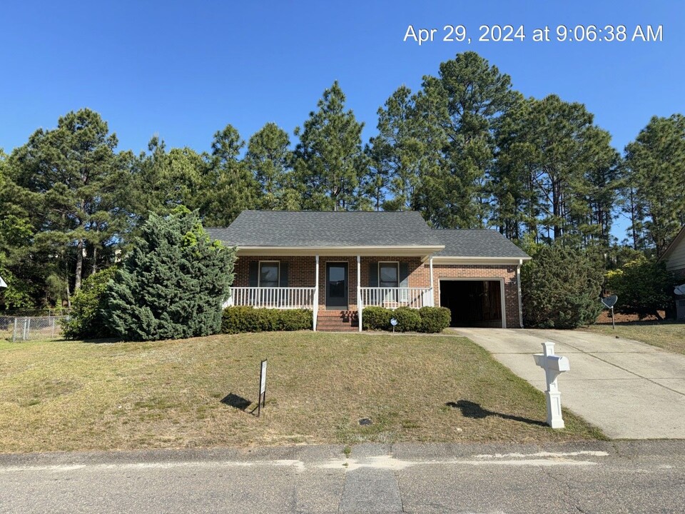 5047 Waterford Dr in Fayetteville, NC - Building Photo