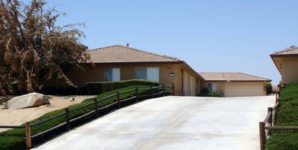 16340 Wato Rd in Apple Valley, CA - Building Photo - Building Photo