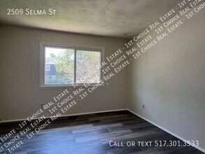 2509 Selma St in Holt, MI - Building Photo - Building Photo
