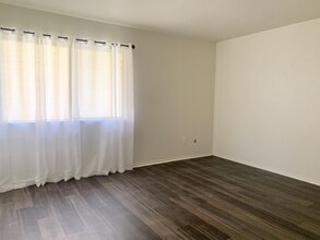 13 Del Prado Cir in Fairfield, CA - Building Photo - Building Photo