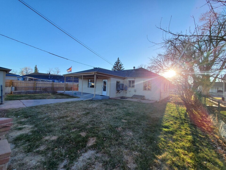 916 S Decatur St in Denver, CO - Building Photo