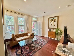 241 Warren St NE in Washington, DC - Building Photo - Building Photo
