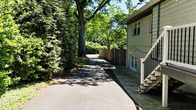 4316 Brookside Dr in Alexandria, VA - Building Photo - Building Photo