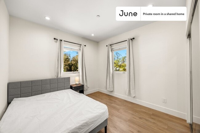 Private bedroom in 4 bed/4 bath Home in Los Angeles, CA - Building Photo - Building Photo